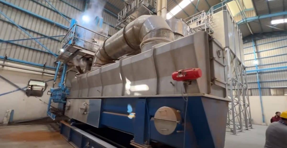 Regenerative aluminium melting furnace
